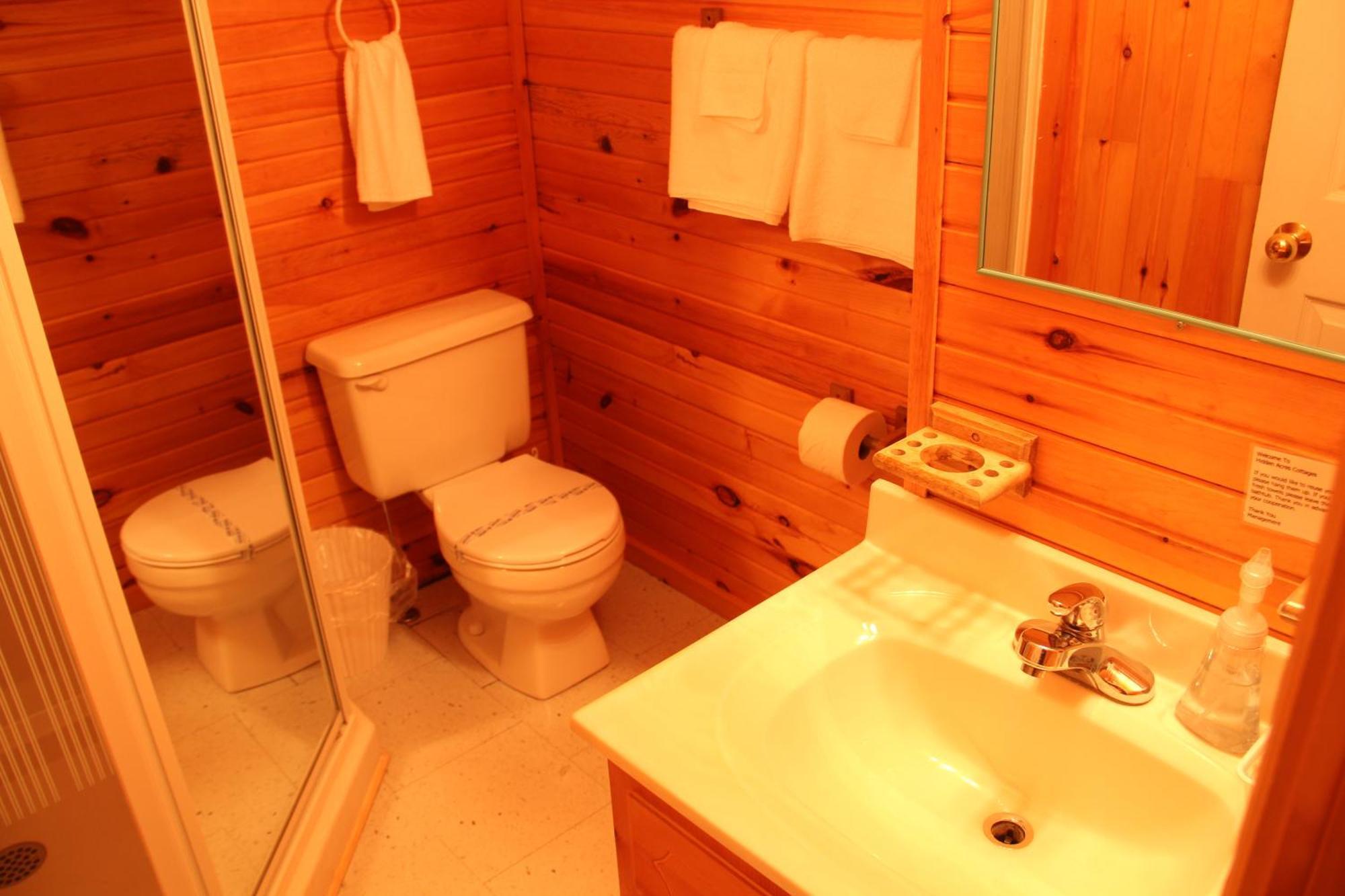 Hidden Acres Cottages كيفينديش الغرفة الصورة
